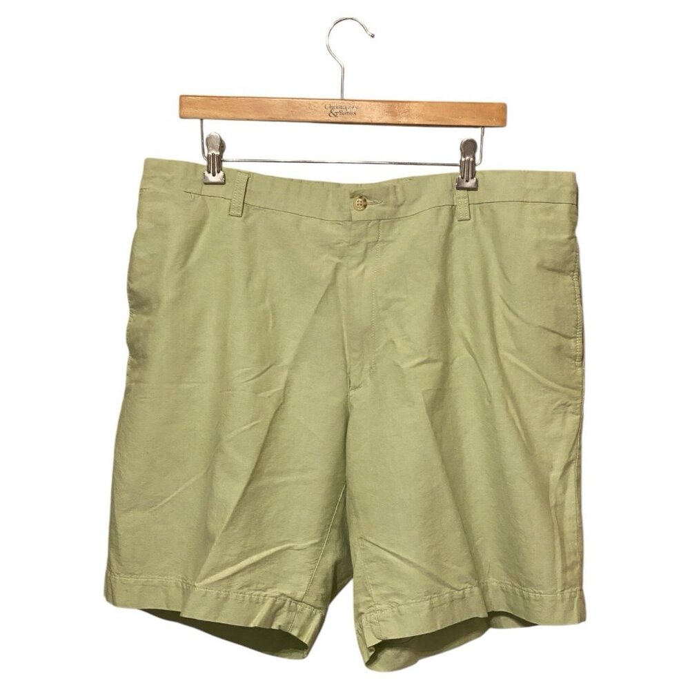 Charleston Khakis Pastel Green Shorts Men's Size 40 x9.5 Flat Front Summer Beach